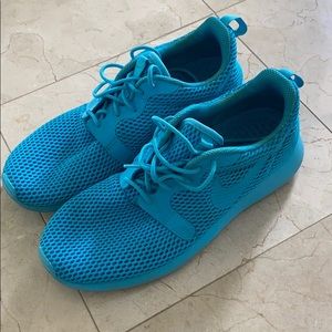GREAT CONDITION NIKE ROSHES